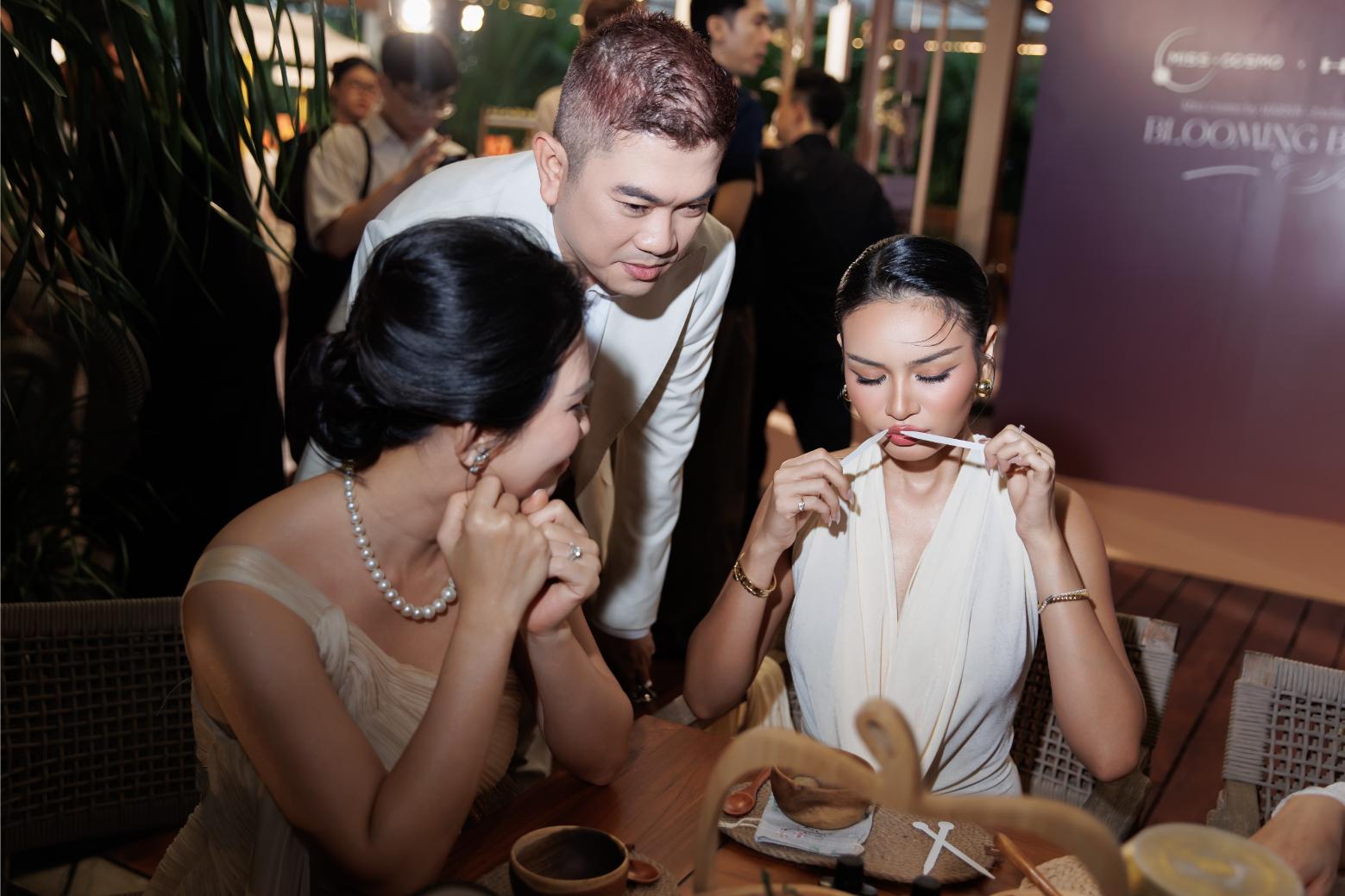 Mook Karnruethai Tassabut 4 Á Hậu Hoàn Vũ Quốc Tế 2024 Mook Karnruethai Tassabut trở thành giám đốc sáng tạo Miss Cosmo by HARNN