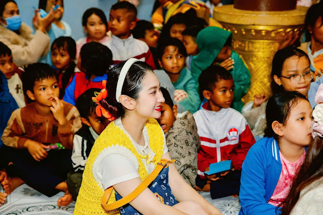Cao Mỹ Kim trao 1000 phần quà cho các em thiếu nhi dịp Tết Trung Thu Cao Mỹ Kim trao 1000 phần quà cho các em  thiếu nhi dịp Tết Trung Thu
