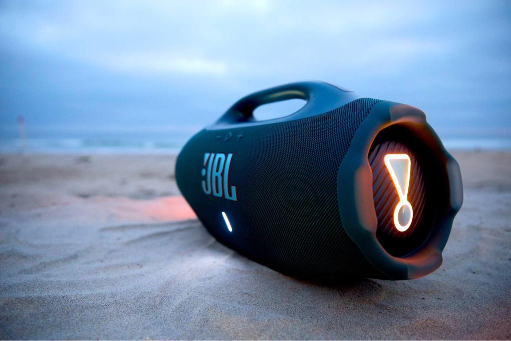 JBL Boombox 4 Ra mắt JBL Boombox 4: Nhẹ hơn nhưng mạnh mẽ hơn