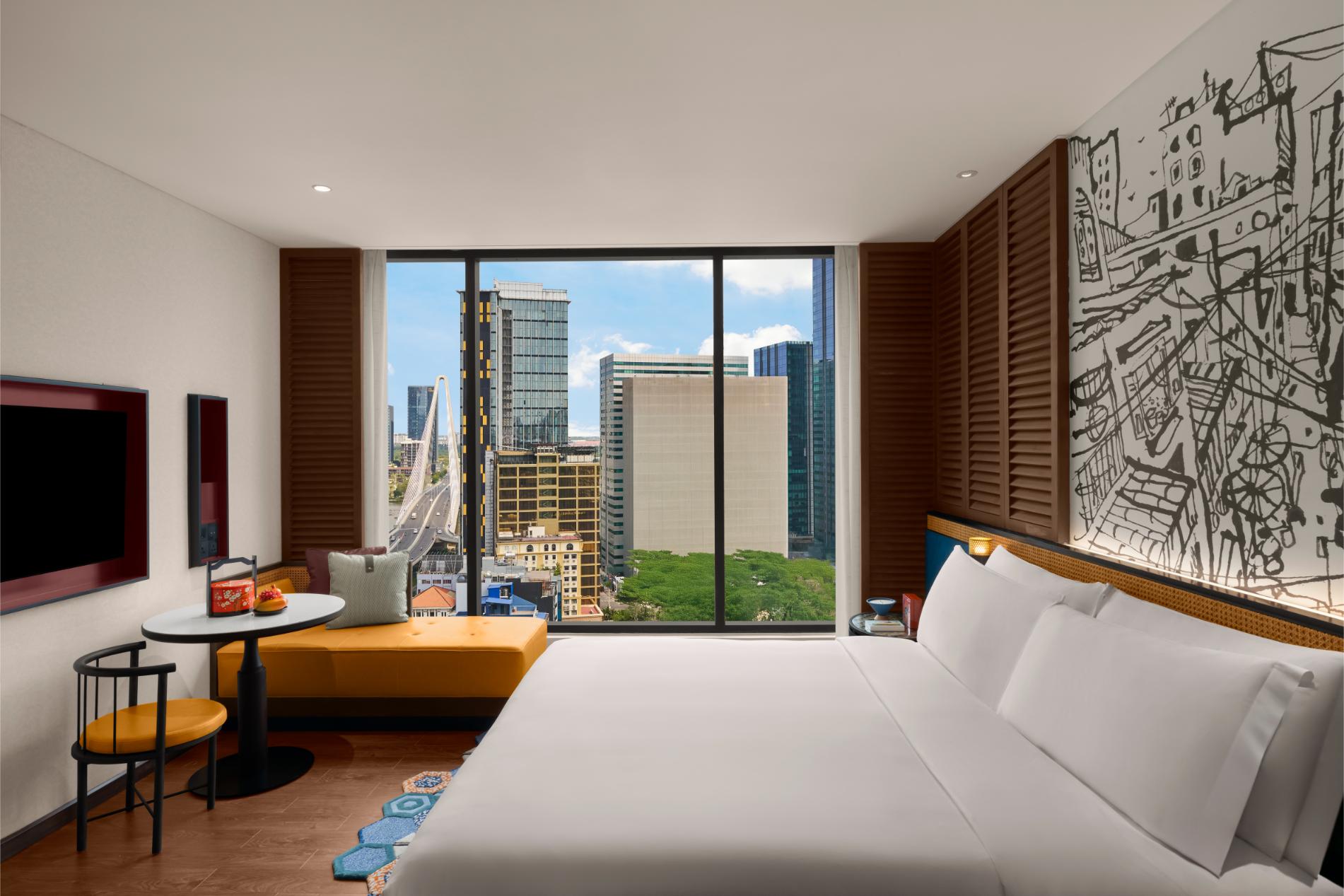 King Standard Ba Son Bridge View Hotel Indigo Saigon The City được vinh danh tại World Travel Awards 2025