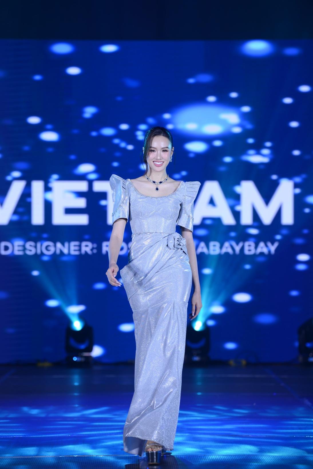 Miss Earth 2025 1 Trịnh Mỹ Anh tỏa sáng với tiết mục Giai điệu Việt Nam mình tại Miss Earth 2025