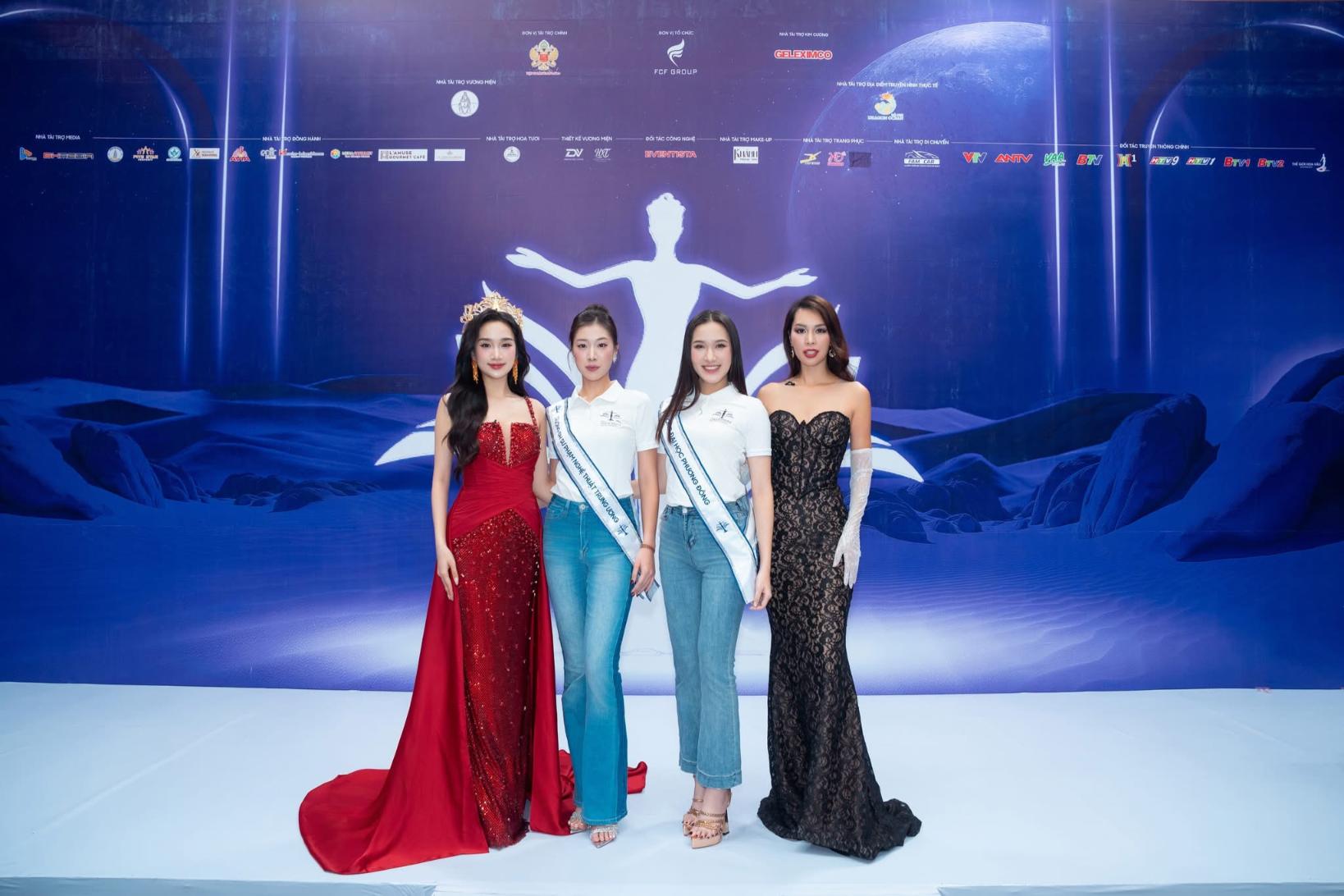 Nguyễn Phương Anh 1 1 Đối đáp giám khảo như nuốt đĩa, Nguyễn Phương Anh nhận mưa lời khen
