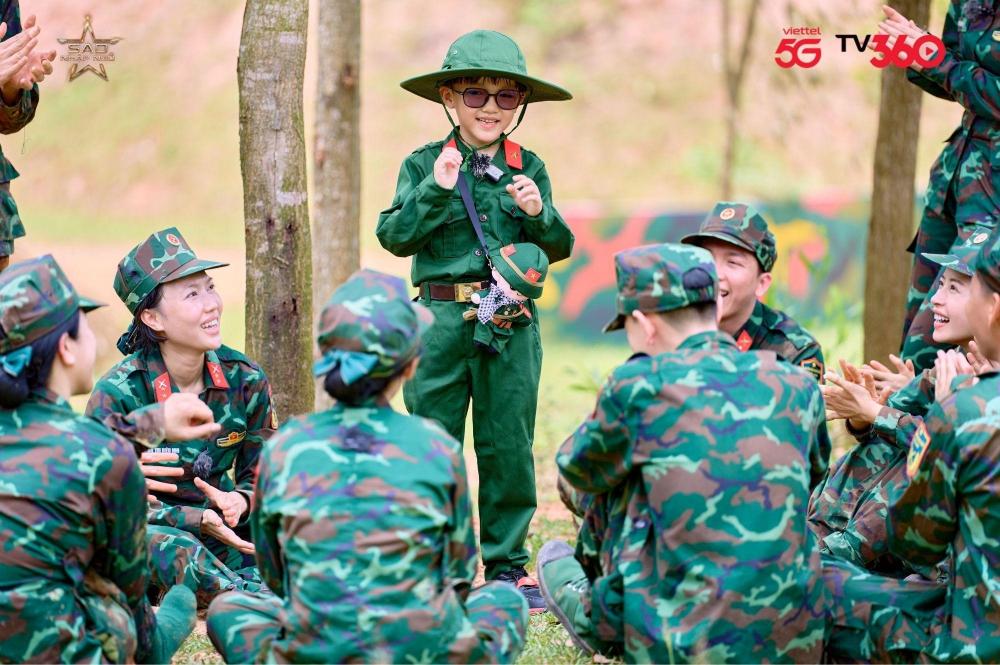 Rapper nhí Xệ Xệ bất ngờ xuất hiện tại Sao Nhập Ngũ 2025 7 1 Rapper nhí Xệ Xệ bất ngờ xuất hiện tại Sao Nhập Ngũ 2025