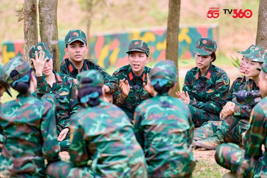 Rapper nhí Xệ Xệ bất ngờ xuất hiện tại Sao Nhập Ngũ 2025 Rapper nhí Xệ Xệ bất ngờ xuất hiện tại Sao Nhập Ngũ 2025
