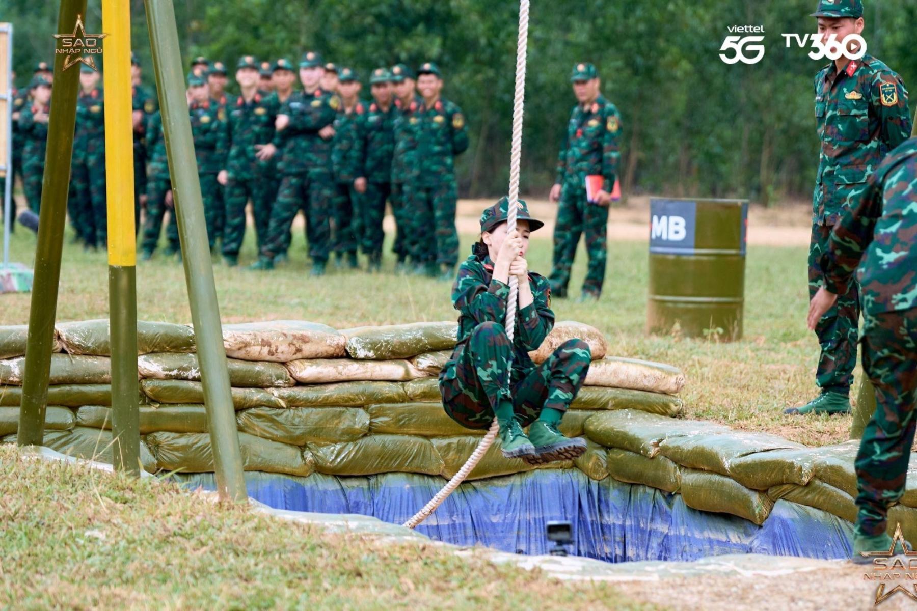 Sao Nhập Ngũ 2025: Hoà Minzy bất chấp chấn thương, kiên cường hoàn thành phần thi sao nhap ngu 4 Sao Nhập Ngũ 2025: Hoà Minzy bất chấp chấn thương, kiên cường hoàn thành phần thi