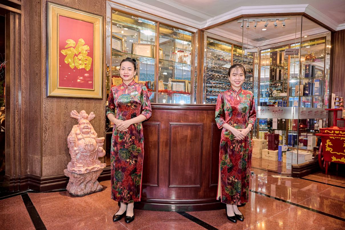 EmptyName 44 D Nhà hàng Hoa lâu đời bậc nhất Sài Gòn ưu đãi mừng sinh nhật 33 năm