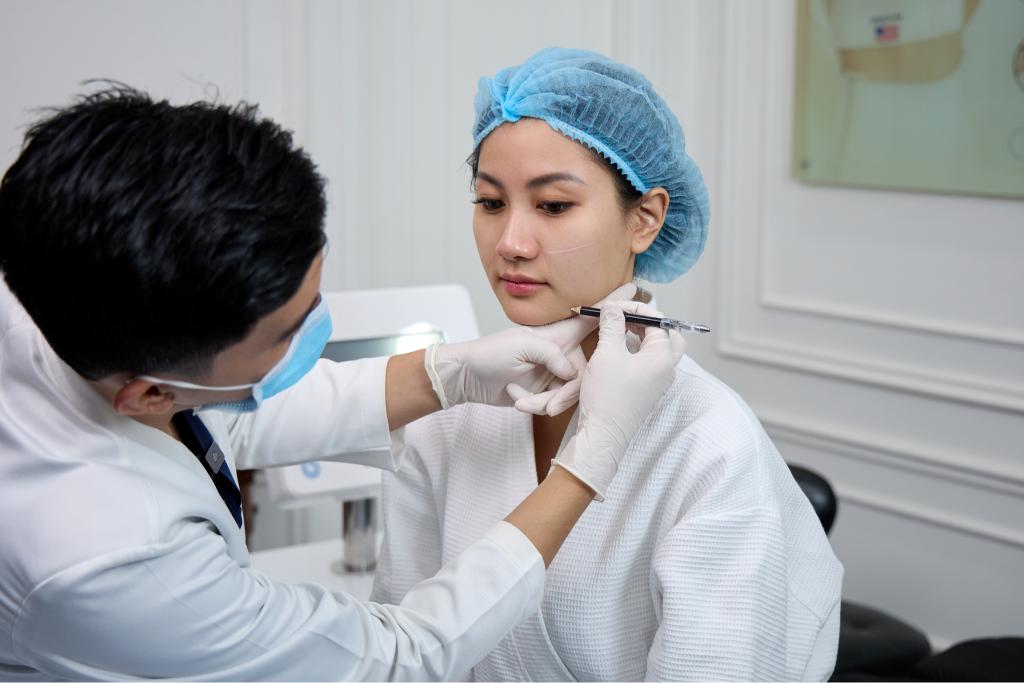 Hoa hậu Ngọc Châu thẳng thắn góp ý về dự án cộng đồng của Phương Linh trước giờ G Hoa hậu Ngọc Châu 2 Hoa hậu Ngọc Châu thẳng thắn góp ý về dự án cộng đồng của Phương Linh trước giờ G