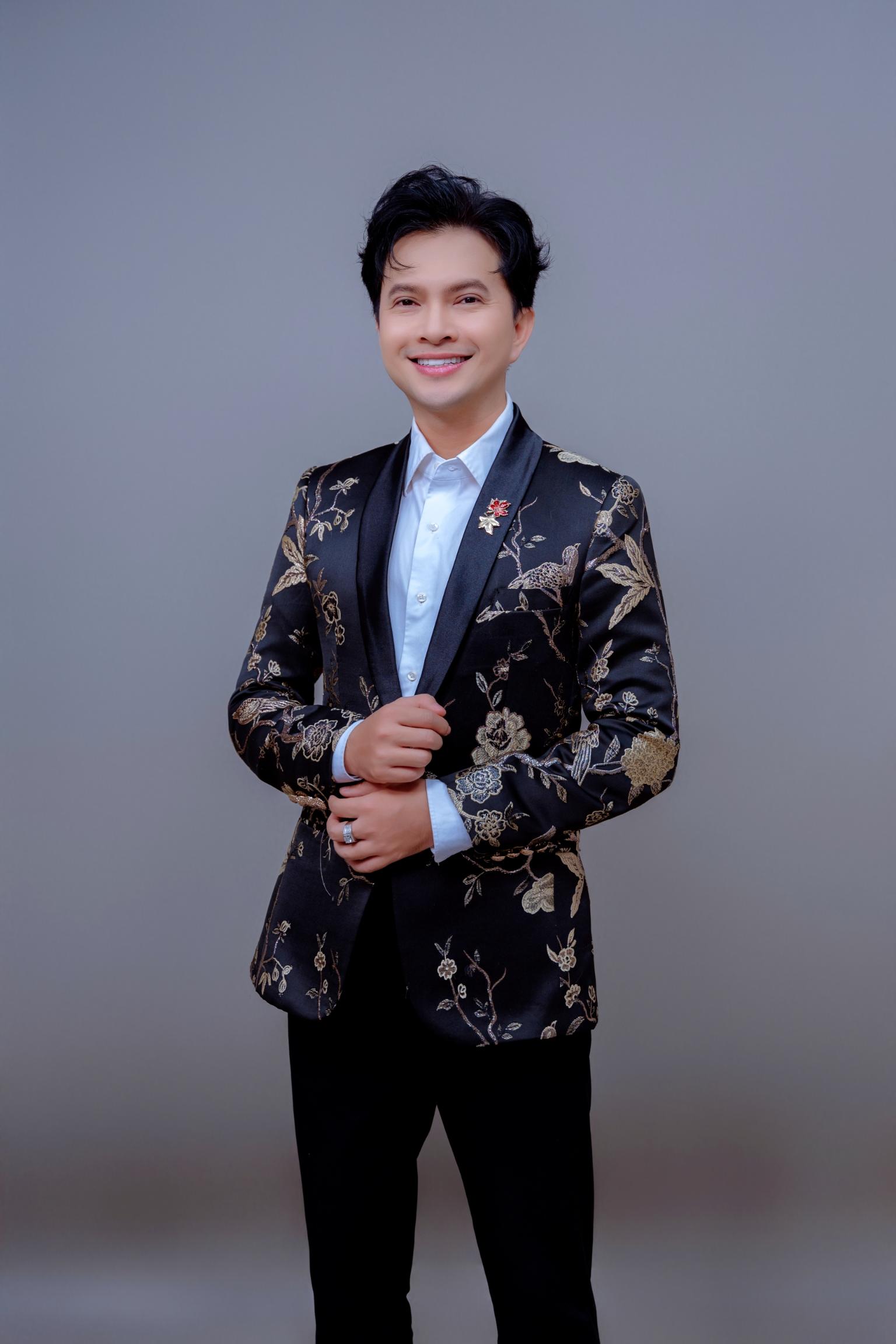 Ca sĩ Nam Cường phải rũ bỏ hình ảnh nghệ sĩ khi làm giảng viên NAM CUONG STUDIO 4 Ca sĩ Nam Cường phải rũ bỏ hình ảnh nghệ sĩ khi làm giảng viên