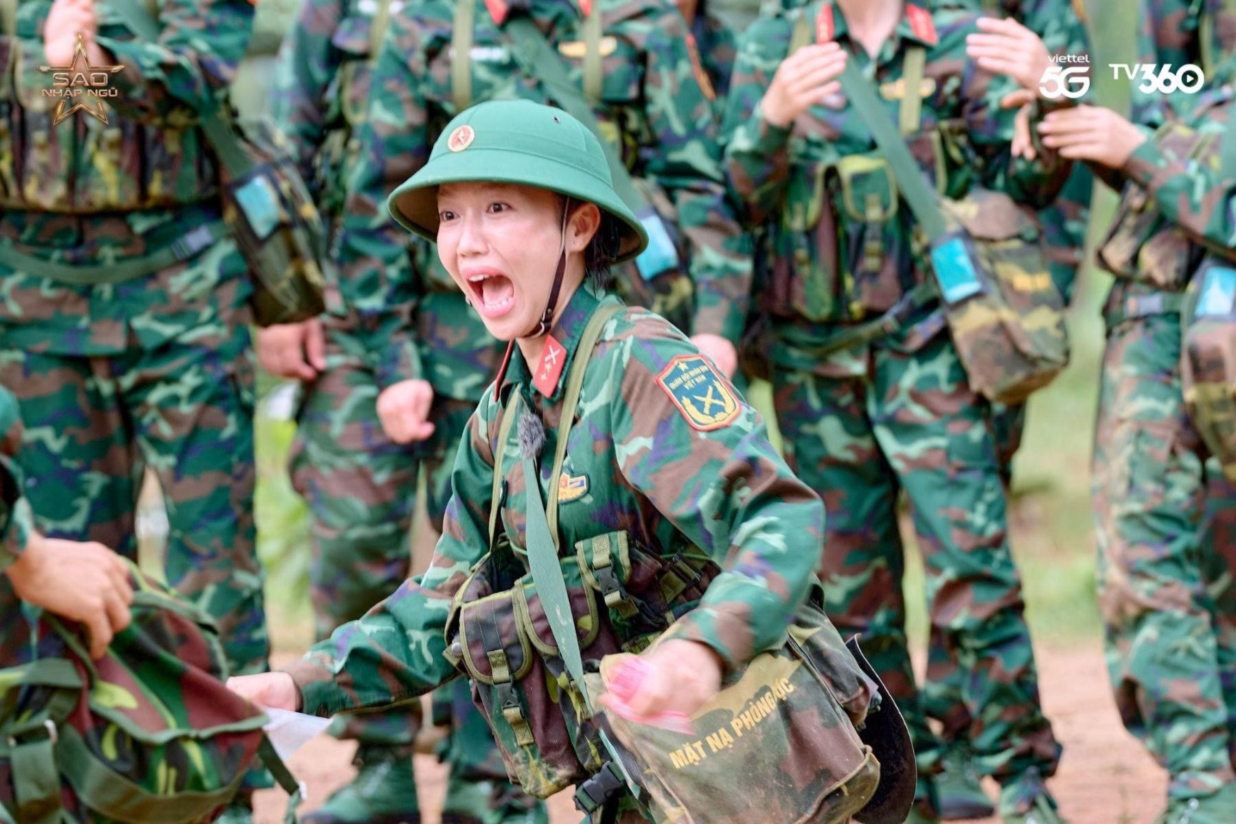 Sao Nhập Ngũ 2025 tập 14: “Quân y” Diệu Nhi, Hậu Hoàng hoảng loạn khi thấy thương binh kêu cứu Sao Nhập Ngũ 2025 2 1 Sao Nhập Ngũ 2025 tập 14: “Quân y” Diệu Nhi, Hậu Hoàng hoảng loạn khi thấy thương binh kêu cứu