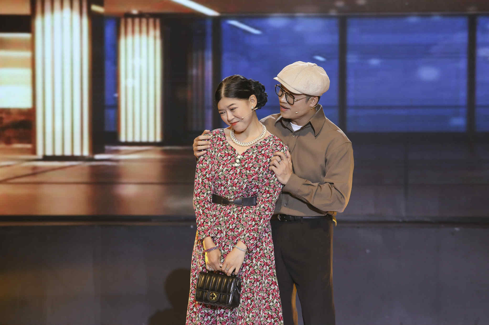  Ca sĩ Ngọc Sơn “cười ra nước mắt” vì Hái Gia Liu