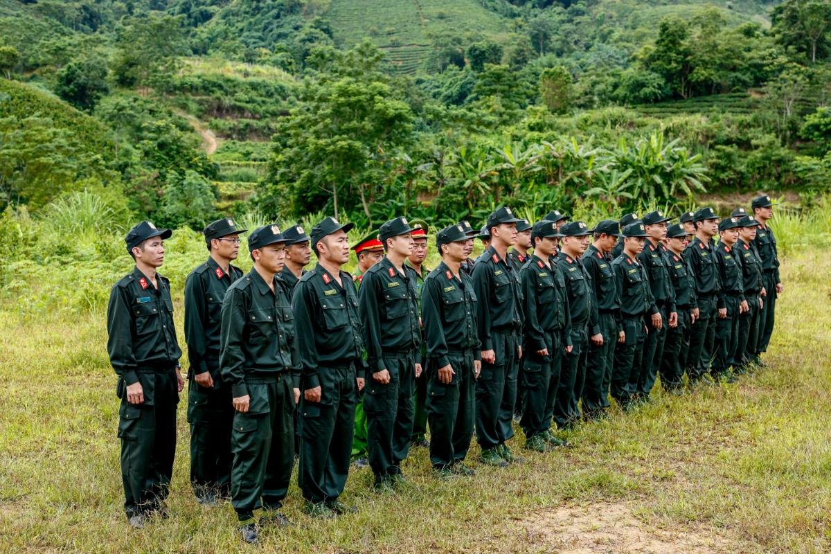 Khép lại “Chiến sĩ quả cảm”, Tiến Luật: “Tôi lãi tình cảm, lỗ… cân nặng” tien luat 1 1 Khép lại “Chiến sĩ quả cảm”, Tiến Luật: “Tôi lãi tình cảm, lỗ… cân nặng”