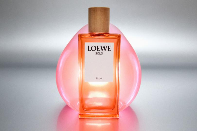 Mùa Lễ Hội Rực Rỡ: Khi Hương Thơm LOEWE Trở Thành Món Quà Giáng Sinh Hoàn Hảo 2 1 Mùa Lễ Hội Rực Rỡ: Khi Hương Thơm LOEWE Trở Thành Món Quà Giáng Sinh Hoàn Hảo