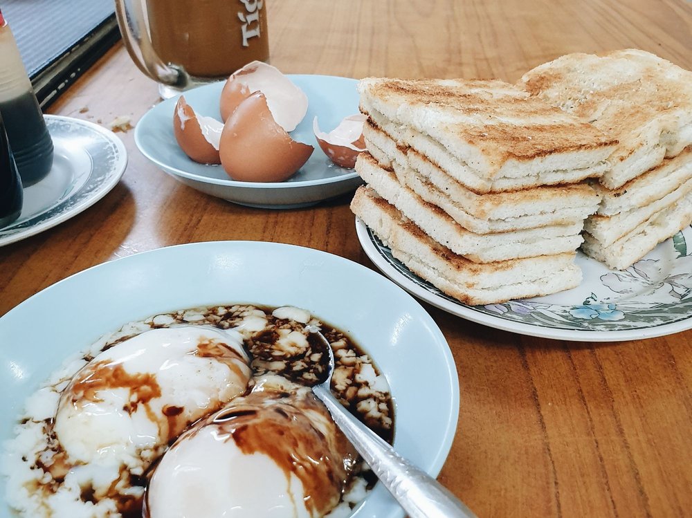 4. Tong Ah Eating House Ẩm thực truyền thống Singapore: Di sản giữa nhịp sống hiện đại