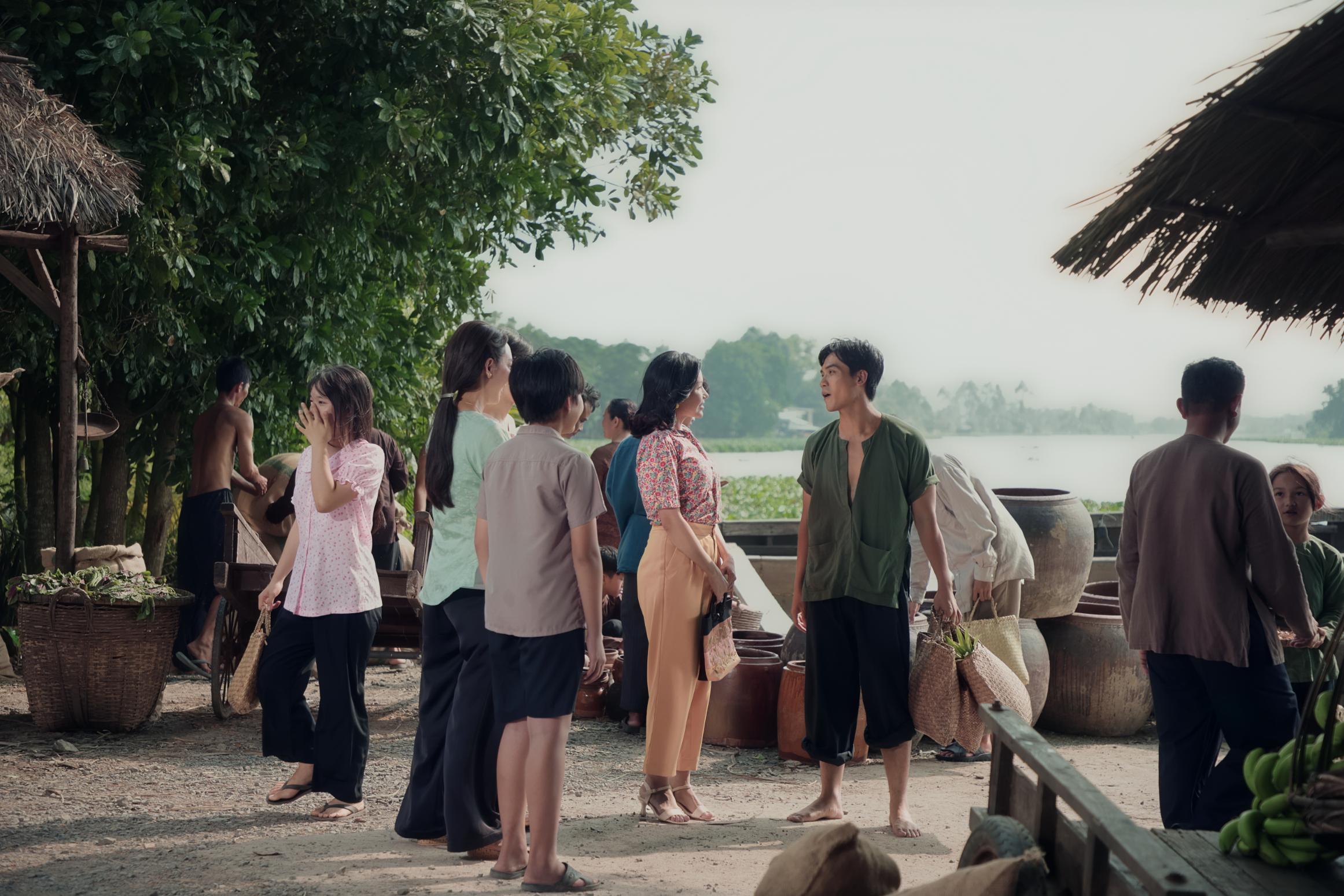 Ai Thương Ai Mến 1.1 Ai Thương Ai Mến gây sốc với bùng binh tình ái