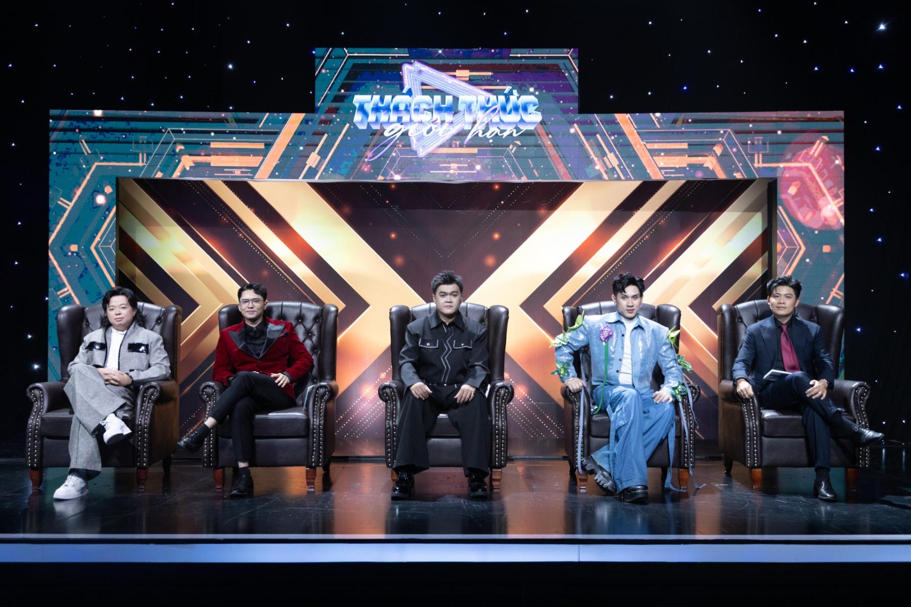 Giám khảo Nguyên Vũ “giận” Chí Tâm vì không biết đến nam producer sớm hơn BA PRODUCER VA GIAM KHAO Giám khảo Nguyên Vũ “giận” Chí Tâm vì không biết đến nam producer sớm hơn