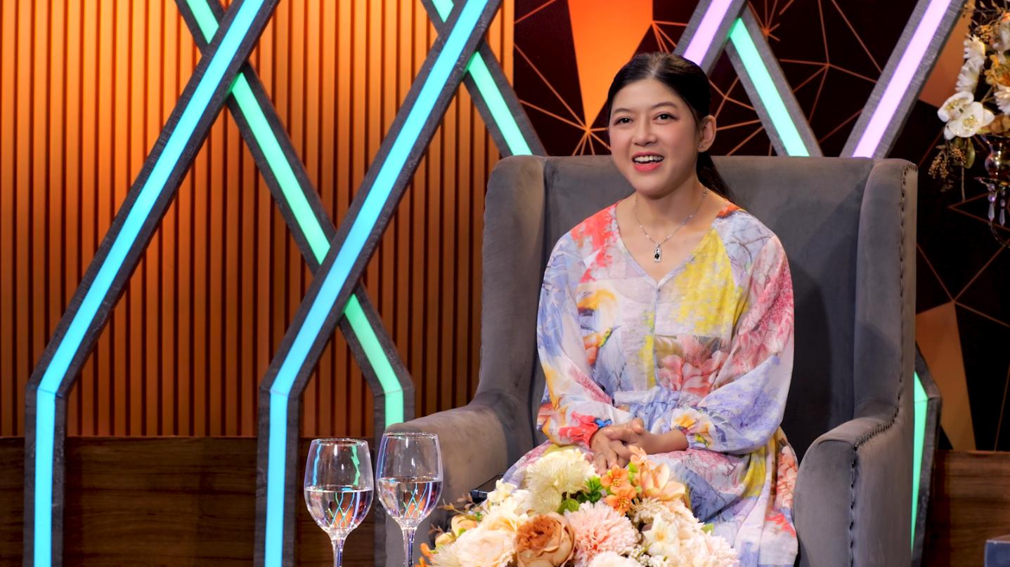 Diễn viên Hồng Trang: “Tôi tự hào vì mình đã lì để theo đuổi nghề hơn 20 năm” Chuyện Tối Cùng Sao 1 Diễn viên Hồng Trang: “Tôi tự hào vì mình đã lì để theo đuổi nghề hơn 20 năm”