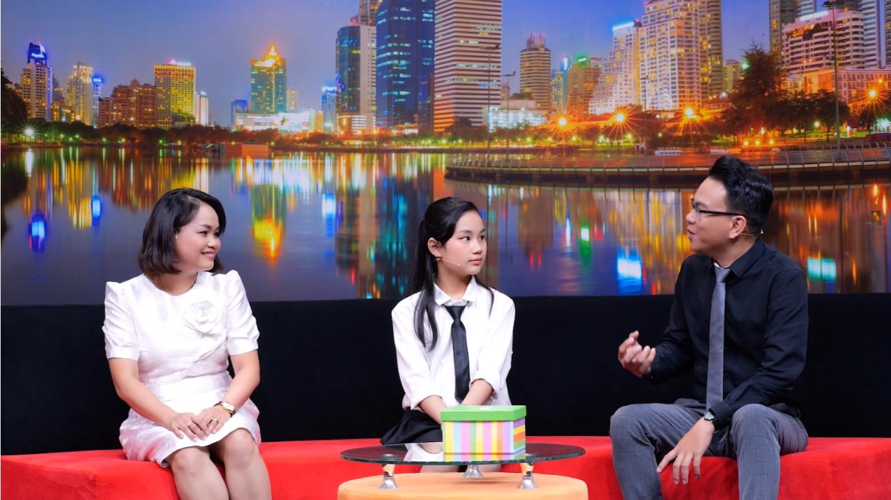 DCMN TAP 22 Bé gái 10 tuổi giấu tài khoản mạng xã hội 13.900 like vì “sợ mẹ bị sốc”