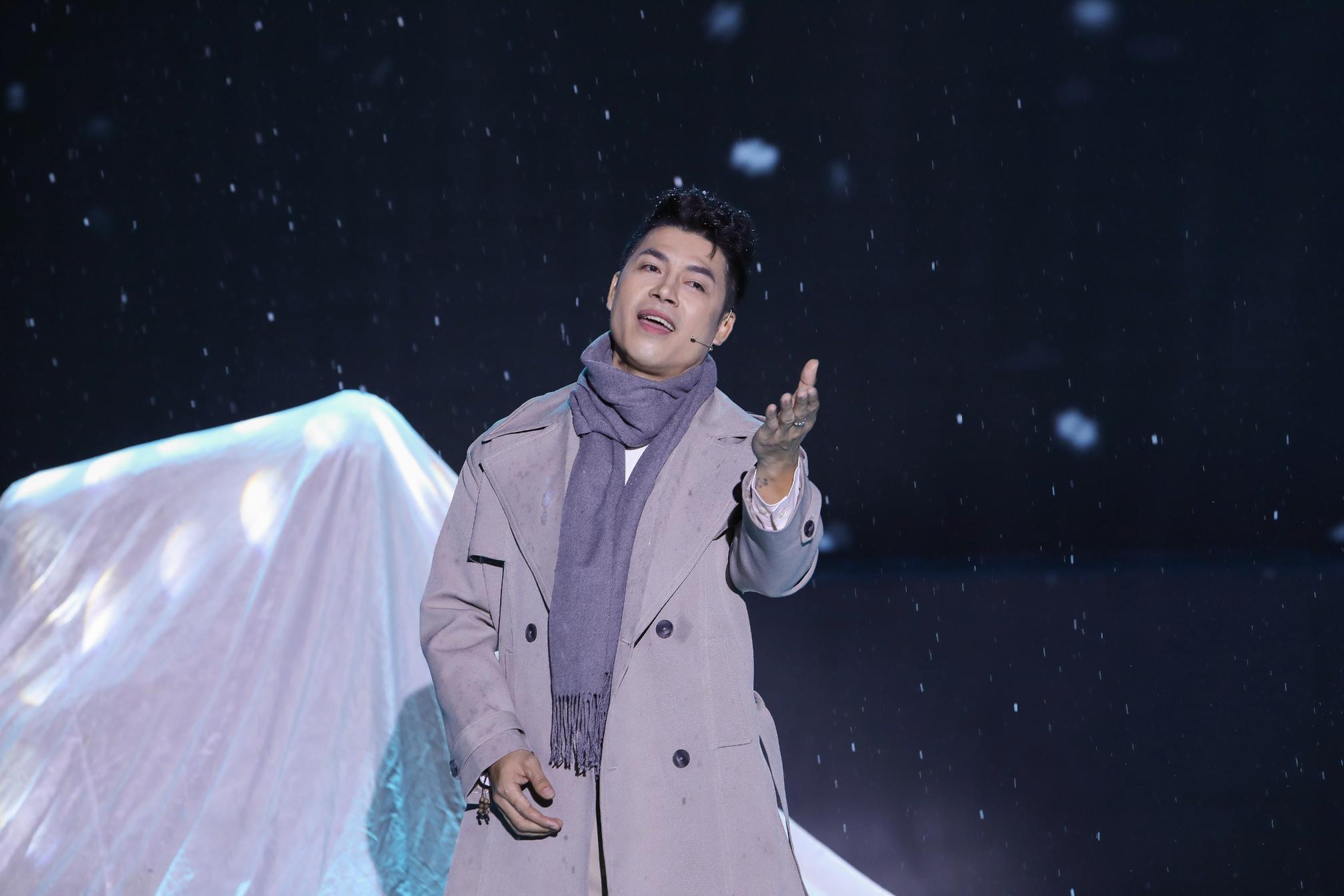 Giám khảo Đông Đào khóc hai lần vì Trương Minh Cường Hái Gia Liu Giám khảo Đông Đào khóc hai lần vì Trương Minh Cường