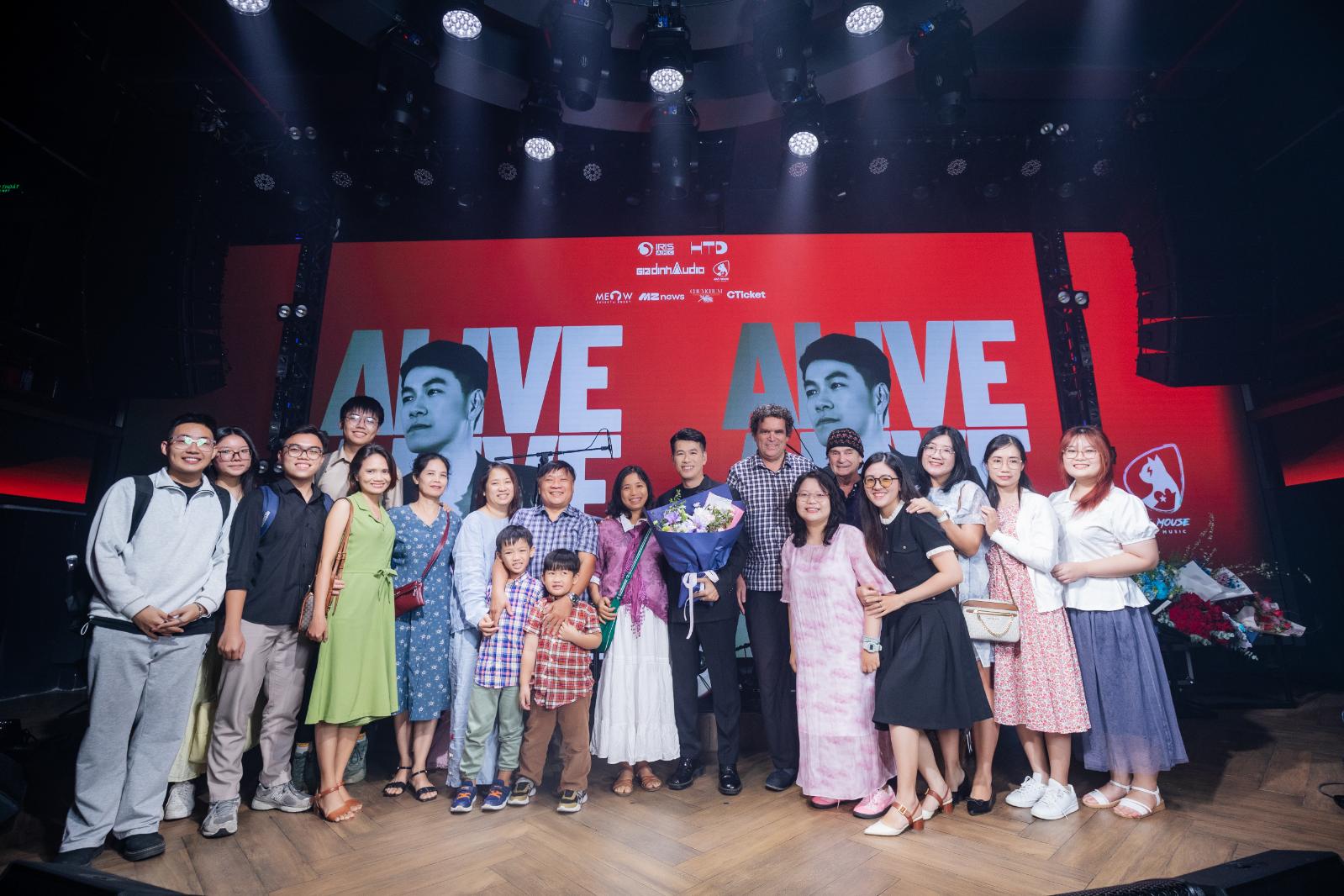 Hồ Trung Dũng 4 Hồ Trung Dũng ra mắt album phòng thu thứ 10, gồm 11 ca khúc tự sáng tác