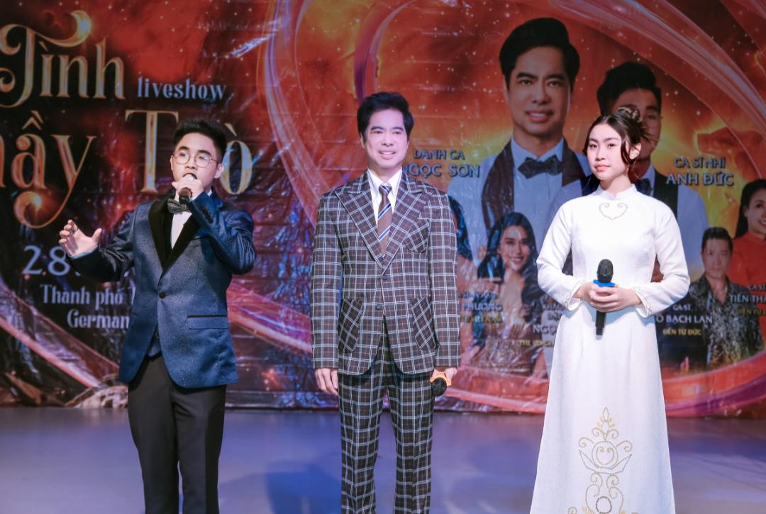 LIVESHOW tinh thay tro13 Ngọc Sơn tiếp lửa cho học trò Anh Đức trong liveshow “Tình Thầy Trò” tại Đức