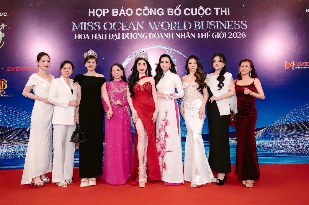 Hoa hậu Lucy Hà “phá bỏ giới hạn tuổi tác” tại Miss Ocean World Business 2026 Miss Ocean World Business 2026 3 Hoa hậu Lucy Hà “phá bỏ giới hạn tuổi tác” tại Miss Ocean World Business 2026