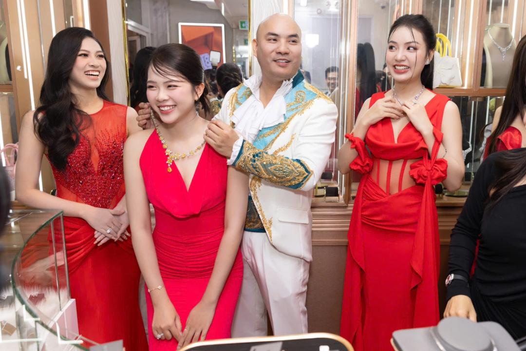 Á HẬU KIM CHÂU Nhạc sĩ tỷ views A Tuân hé lộ 3 ca khúc mới, mang không khí Tết đến khán giả