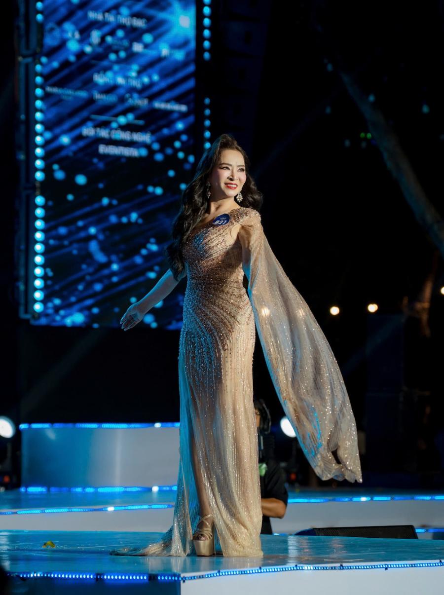 Nguyễn Nguyệt Loan SBD 027   1 Khi những đóa hồng doanh nhân hóa nữ vương tại Miss Ocean World Business 2026