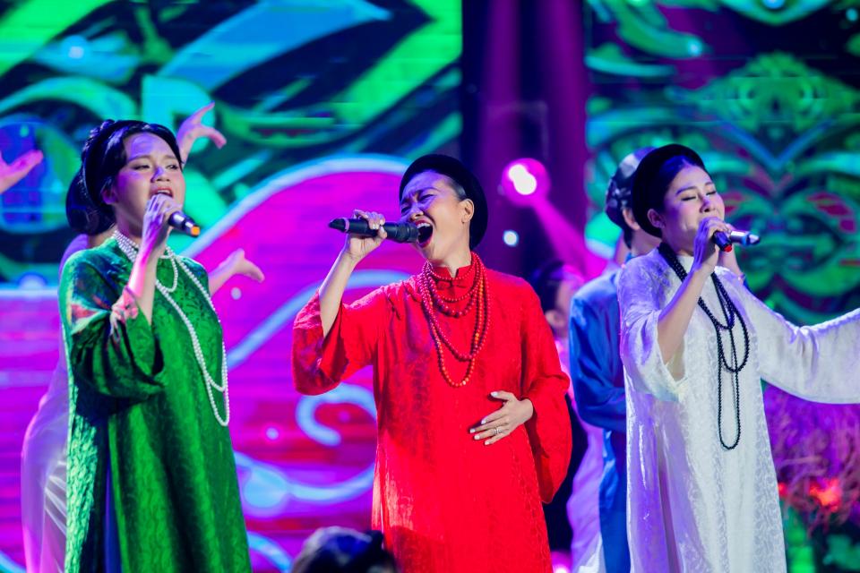 TEAM DOAN TRANG 3 1 Jet Studio một mình một ngựa bám trụ sóng giờ vàng