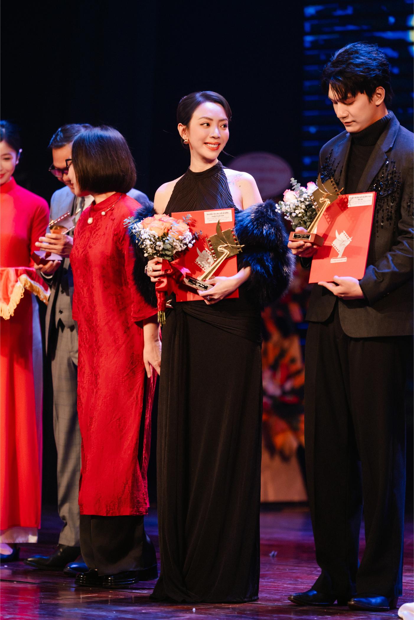 THUTRANG 13 Thu Trang nói gì khi nhận giải Cánh diều vàng 2025?