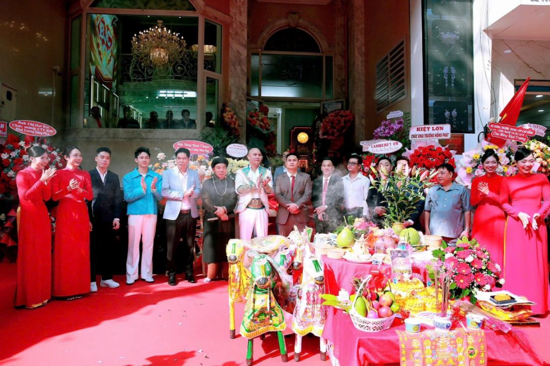 a tuan khai truong bjc22 Nhạc sĩ tỷ views A Tuân hé lộ 3 ca khúc mới, mang không khí Tết đến khán giả