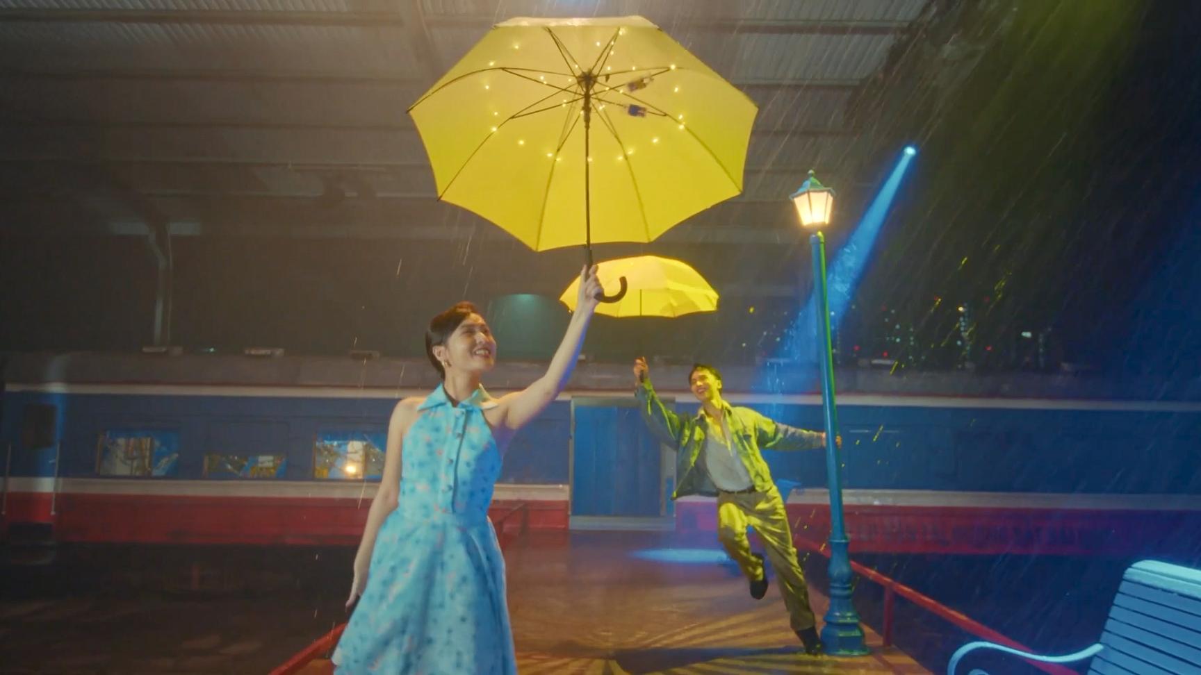 Cảm Ơn Người Đã Thức Cùng Tôi hé lộ đại cảnh one shot hơn 2 phút, 12 lần ghi hình, 80 vũ công phối hợp Cảm Ơn Người Đã Thức Cùng Tôi 2 Cảm Ơn Người Đã Thức Cùng Tôi hé lộ đại cảnh one shot hơn 2 phút, 12 lần ghi hình, 80 vũ công phối hợp