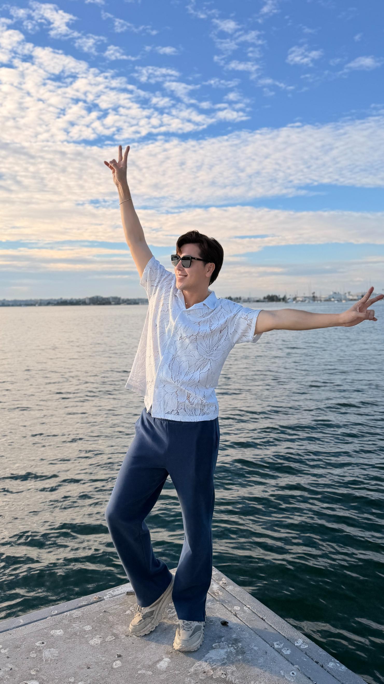 Hoàng Phi Kha 4 Danh hài Hoài Tâm đau lòng khi phải nhìn Hoàng Phi Kha đi dán tờ rơi ở Mỹ