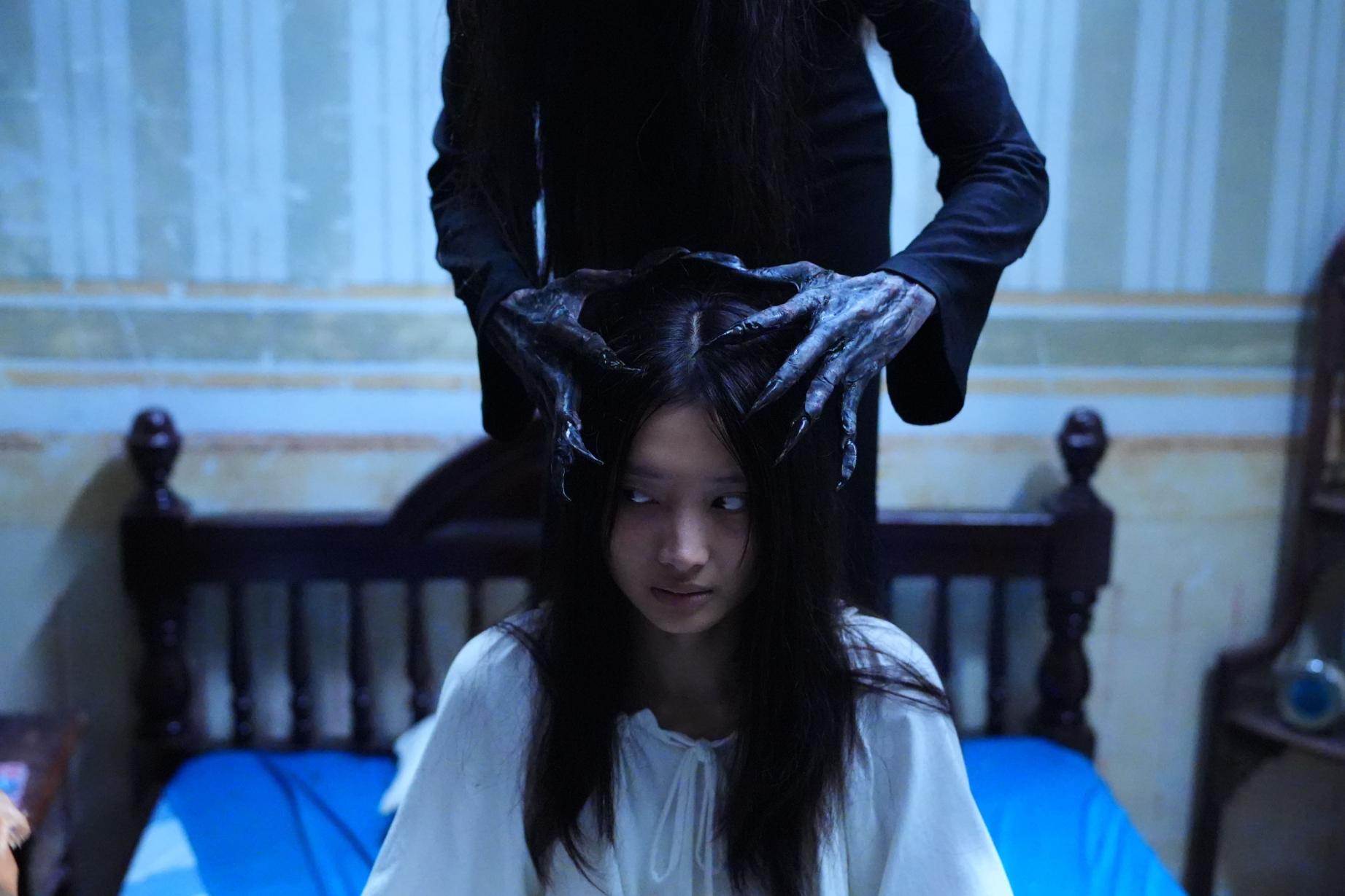 Khả Như đối diện “nghiệp báo” gia tộc trong Quỷ Nhập Tràng 2, Quang Tuấn liệu có cứu nổi? Quỷ Nhập Tràng 2 2 Khả Như đối diện “nghiệp báo” gia tộc trong Quỷ Nhập Tràng 2, Quang Tuấn liệu có cứu nổi?