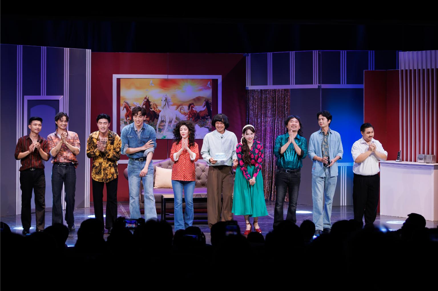 Thu Trang Tiến Luật 3 Tiến Luật lần đầu làm đạo diễn sân khấu: Nhờ vậy, tôi hiểu hơn công việc của vợ