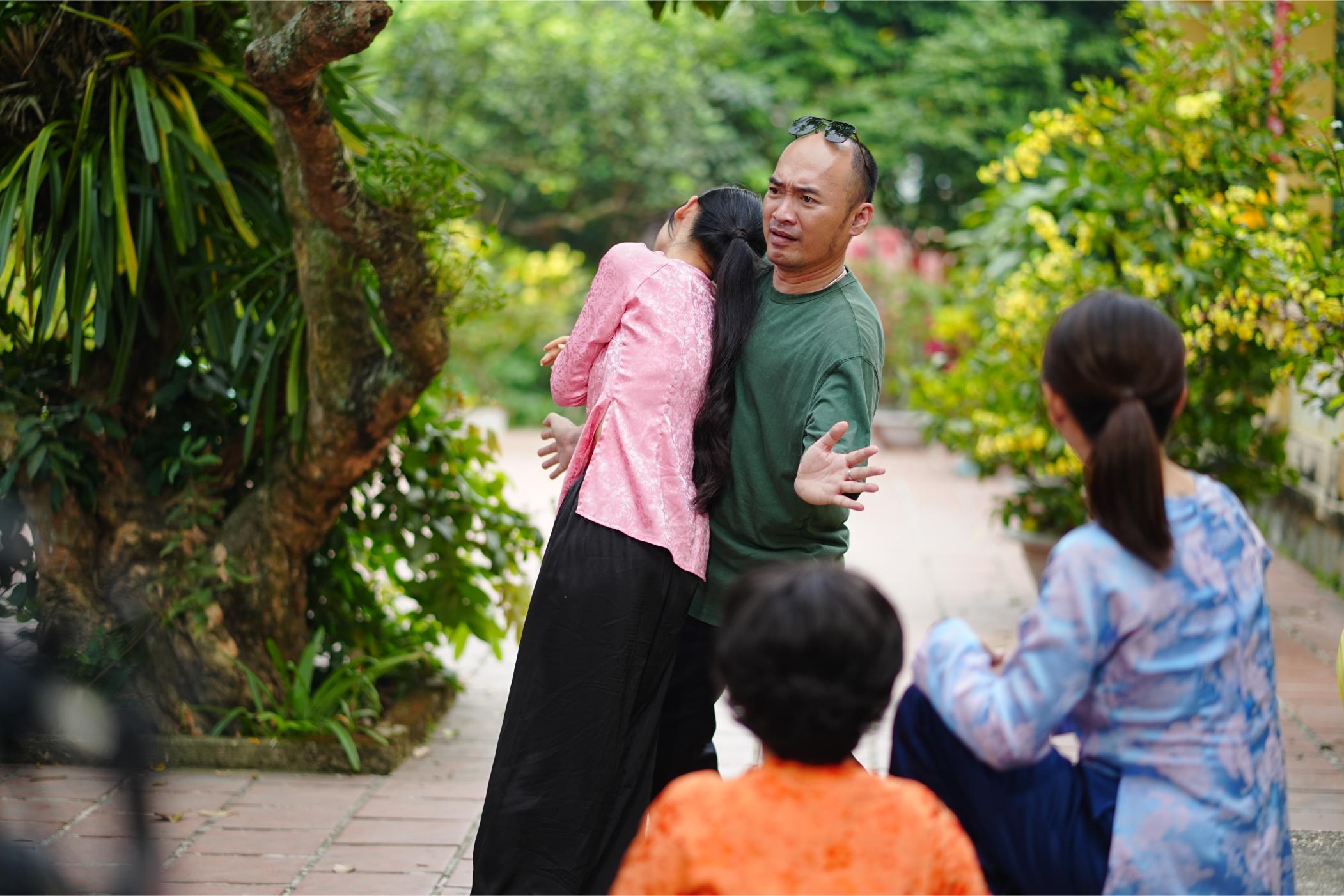 Tết đến rồi về nhà thôi 9 2 1 Tiến Luật được Thu Trang trả cát xê đặc biệt khi tham gia “Tết đến rồi về nhà thôi 9”