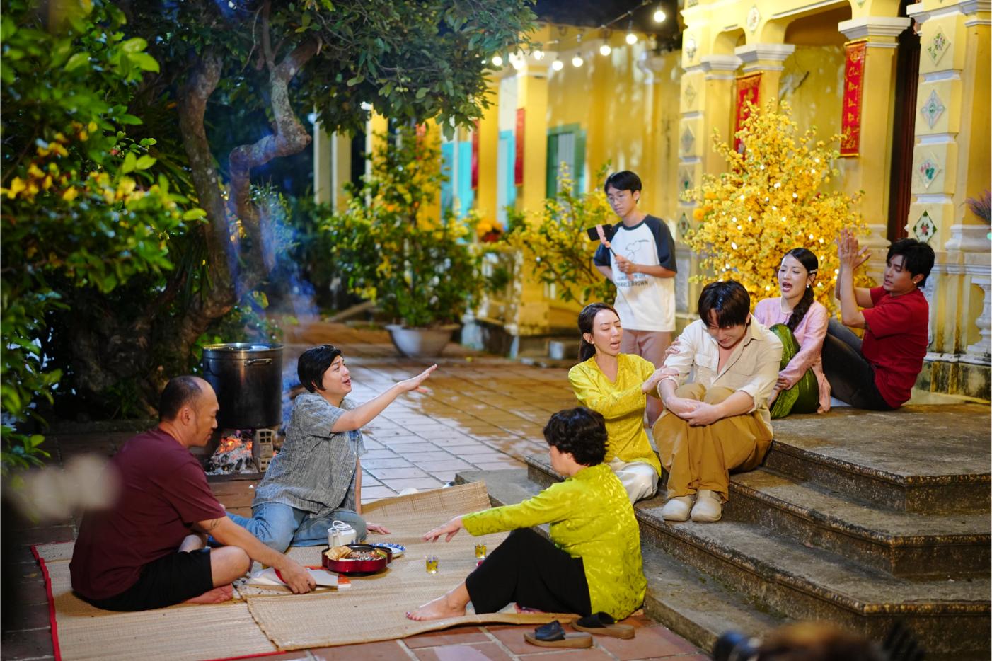 Tết đến rồi về nhà thôi 9 4 Tết đến rồi về nhà thôi   series phim Tết kéo dài gần 1 thập kỷ của Thu Trang   Tiến Luật