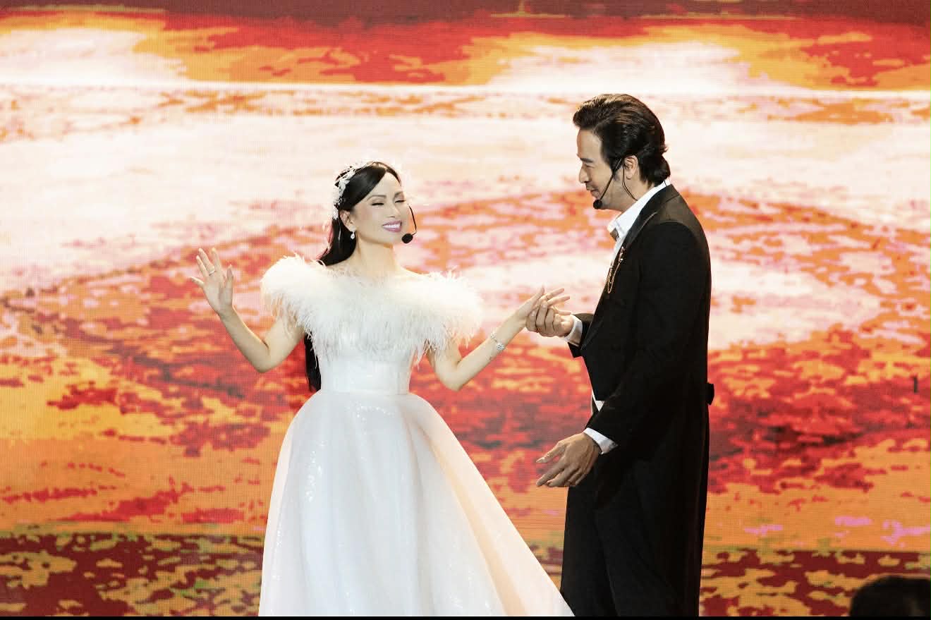  Đêm nhạc ‘triệu đô’ bên bến Bạch Đằng: Hà Phương khẳng định đẳng cấp nghệ thuật ngày trở về