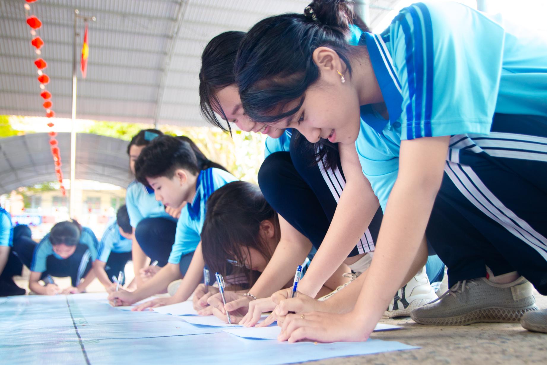 Học sinh tham gia trò chơi khởi động tư duy logic 1 PowHERful 2026: Khi nữ sinh trở thành người dẫn dắt trong lĩnh vực STEM 