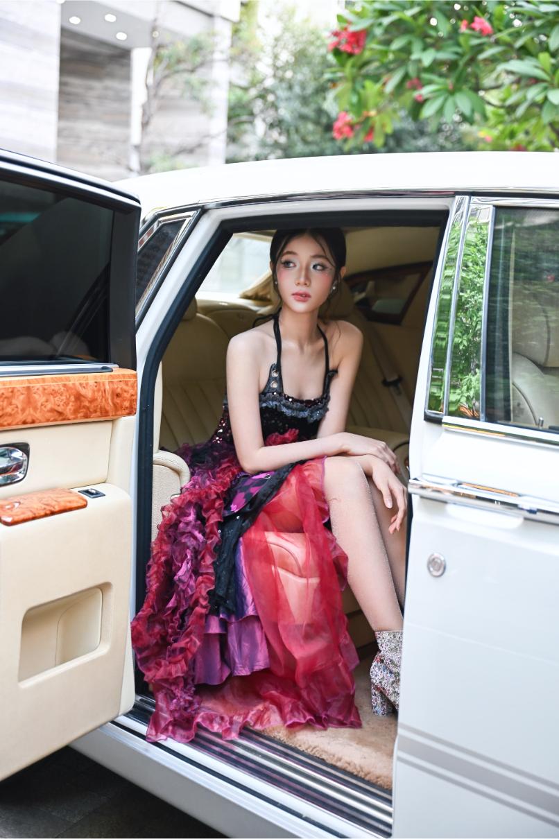 Izara Thiên Nga bắt tay 2pillz 4 Izara Thiên Nga bắt tay 2pillz ra mắt EP IZARA, đánh dấu bước chuyển mình ở tuổi 16