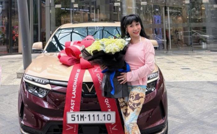 Nghệ sĩ Uyên Thảo lựa chọn xe điện VinFast 3 Uyên Thảo khẳng định phong cách sống hiện đại và lan tỏa giá trị công nghệ Việt