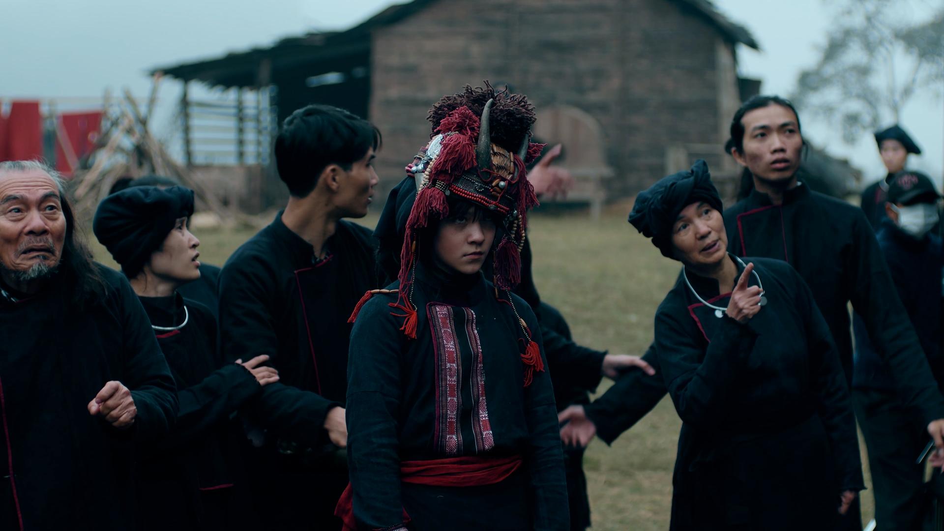 phi phong 1 Phí Phông: Quỷ Máu Rừng Thiêng hé lộ bối cảnh núi rừng Tây Bắc choáng ngợp