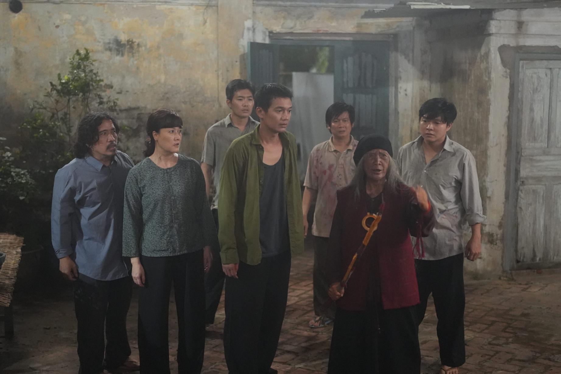 quy nhap trang 2 3 Tân binh thay Khả Như thực hiện cảnh ăn đồ sống trong Quỷ Nhập Tràng 2 là ai?