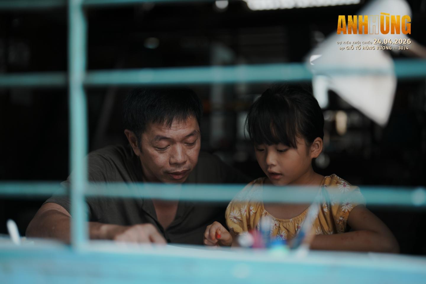 Đằng sau phi vụ “đào lửa” từ thiện tiền tỷ, Thái Hòa có phải người cha tốt? Phim điện ảnh ANH HÙNG 1 Đằng sau phi vụ “đào lửa” từ thiện tiền tỷ, Thái Hòa có phải người cha tốt?