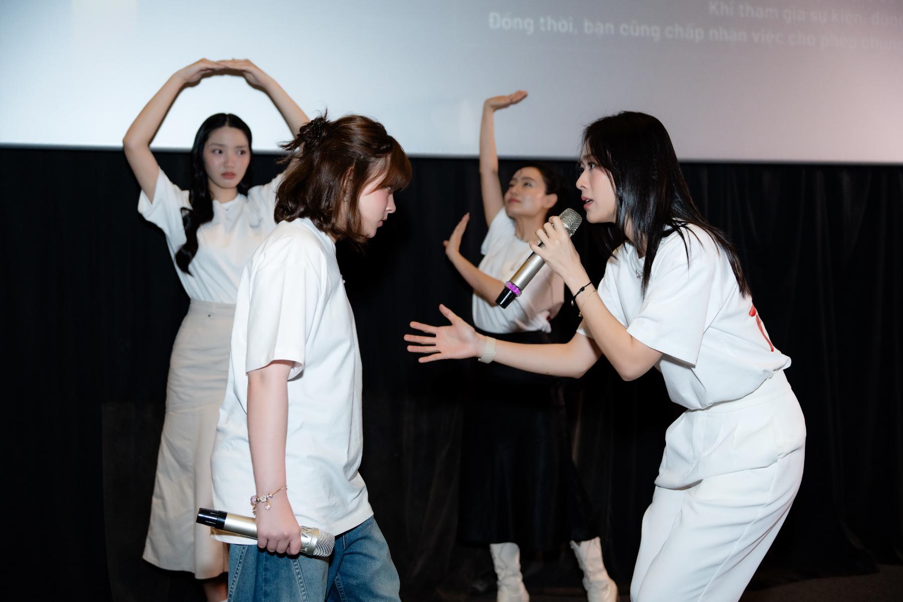 Phí Phông Quỷ Máu Rừng Thiêng 3 2 Sao nhí Thái Lan Nina đổ bộ Việt Nam, hội tụ dàn cast Phí Phông khuấy đảo mạng xã hội