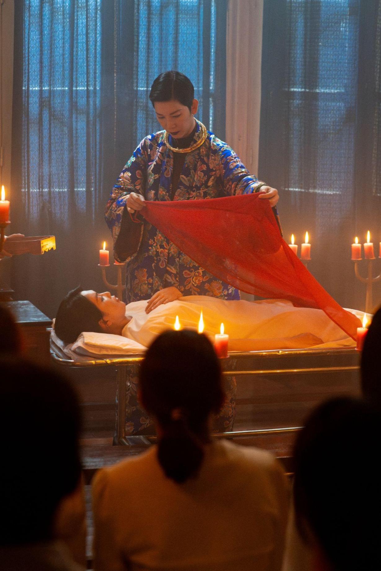 Thẩm mỹ viện âm phủ 2 1 Lê Xuân Tiền lần đầu kết hợp với Ngọc Trinh trong Thẩm mỹ viện âm phủ’