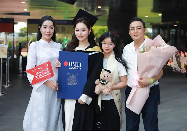 con gái NSND Trịnh Kim Chi nhận bằng Tốt nghiệp ngành Hàng không Con gái NSND Trịnh Kim Chi nhận bằng Tốt nghiệp ngành Hàng không