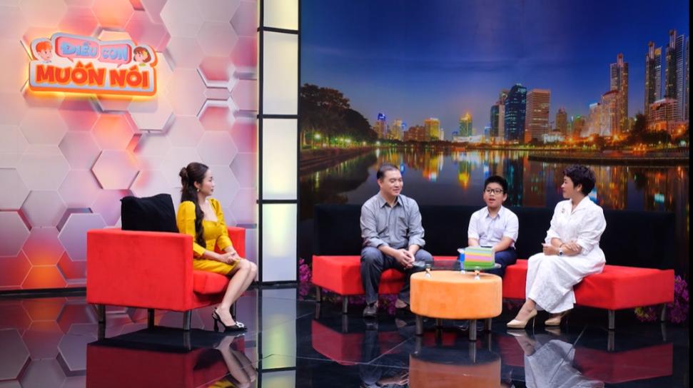 Điều Con Muốn Nói: Người cha khiếm thị dùng bàn tính Soroban dạy con học toán ĐCMN SK 2 1 Điều Con Muốn Nói: Người cha khiếm thị dùng bàn tính Soroban dạy con học toán