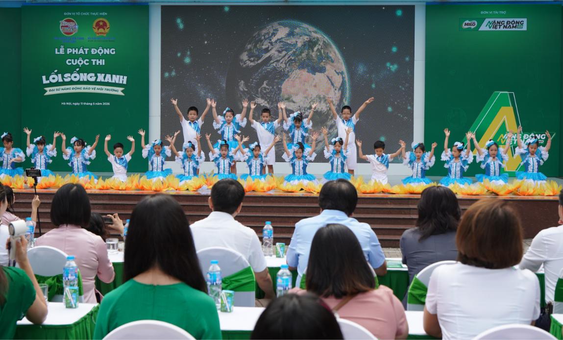 Lễ phát động cuộc thi “Lối sống xanh Đại sứ năng động bảo vệ môi trường” diễn ra sáng 11 5 tại Trường Tiểu học Phương Mai Hà Nội. Khởi động cuộc thi toàn quốc lan tỏa lối sống xanh và năng động cho học sinh tiểu học