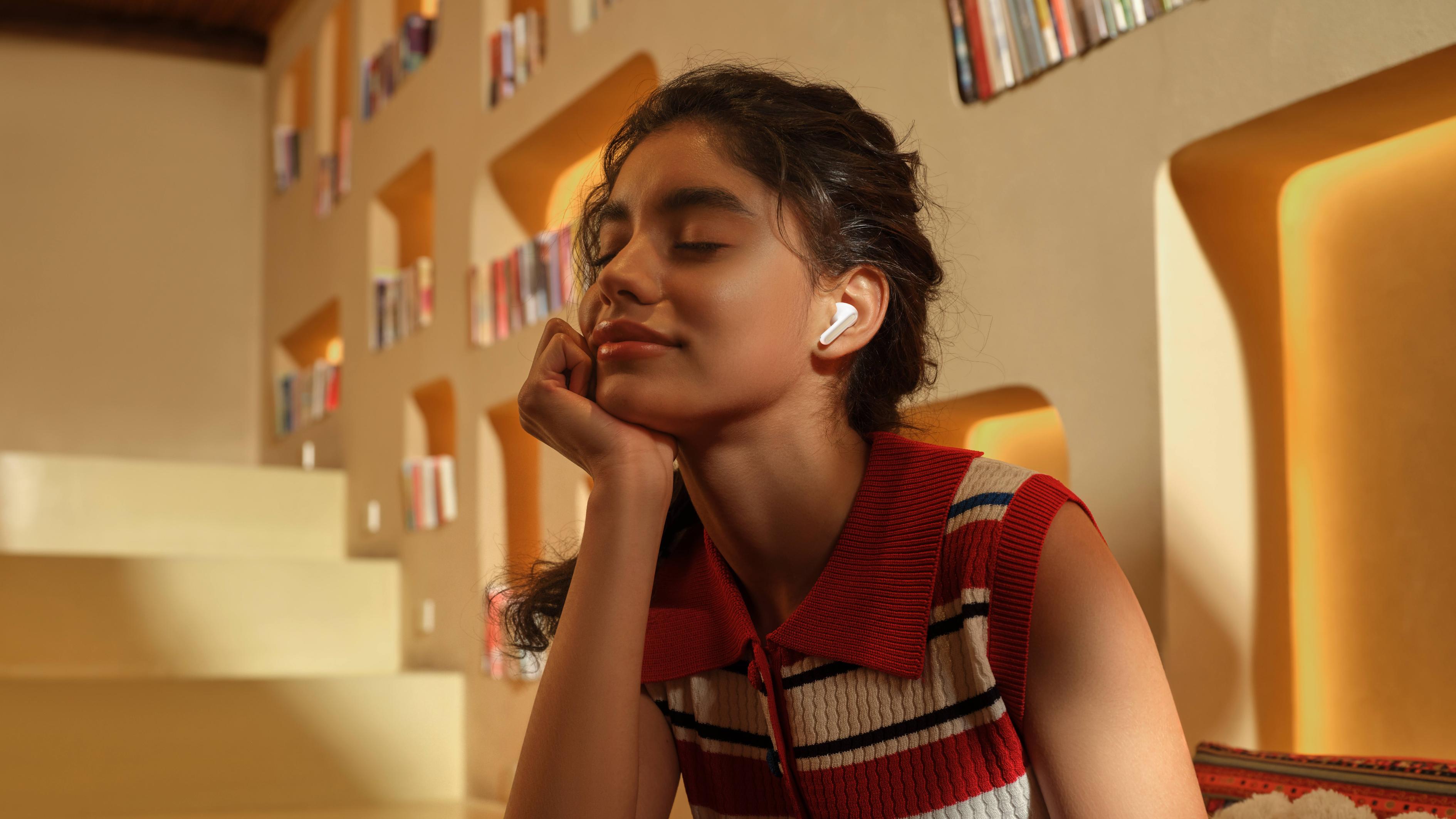 REDMI Buds 8 Xiaomi ra mắt REDMI Watch 6, REDMI Headphones Neo và REDMI Buds 8 tại Việt Nam
