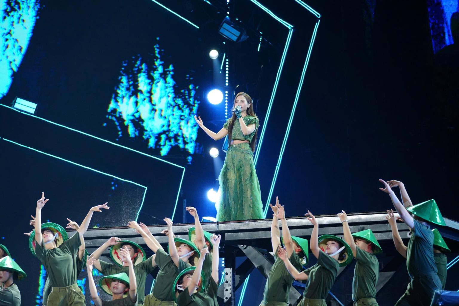 Sao Nhập Ngũ Concert 2026 Cuộc đối thoại xúc động giữa hai thế hệ “Tuổi đôi mươi” 5 Mãn nhãn Sao Nhập Ngũ Concert 2026